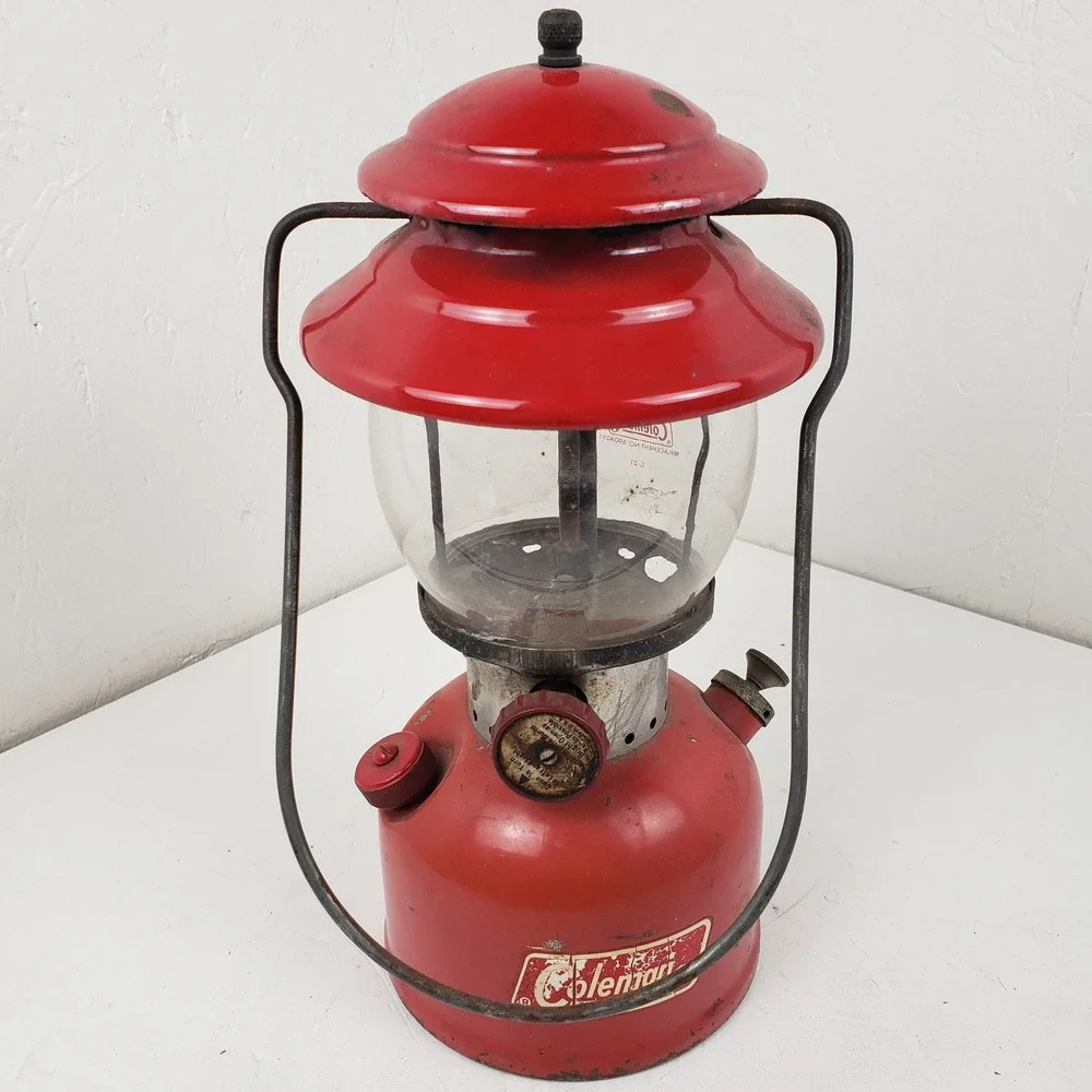 Vintage Coleman 200A Red Lantern Single Mantle Gas Camping Light 10/68